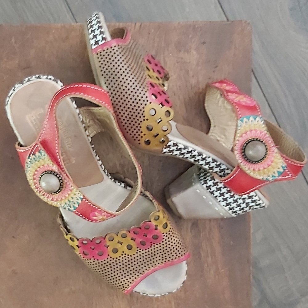 L'Artiste by Spring Step Jive Sandals